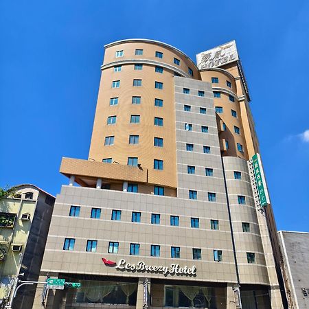 Via Hotel Breeze Taipei Luaran gambar